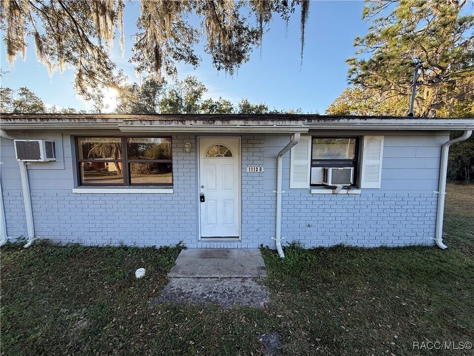 1113 Jones Ave in Inverness, FL - Building Photo