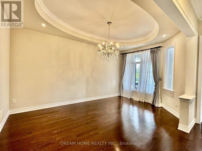 28 Larkin Ave in King, ON - Building Photo - Building Photo