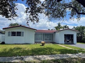 10324 NW 3 St in Plantation, FL - Building Photo