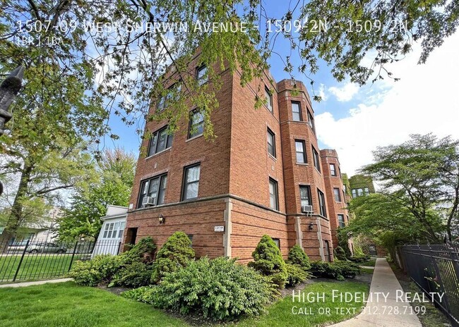 property at 1507 W Sherwin Ave