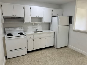 955 SW 71st Ave in Miami, FL - Building Photo - Building Photo