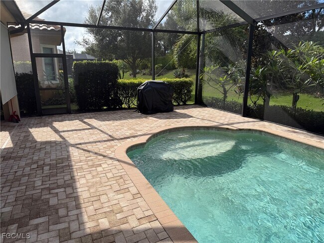 property at 9061 Isla Bella Cir