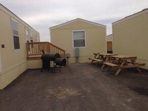 632 N Baylor in Cotulla, TX - Foto de edificio - Other