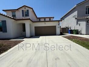 9672 Tangelo Cir in Elk Grove, CA - Foto de edificio - Building Photo