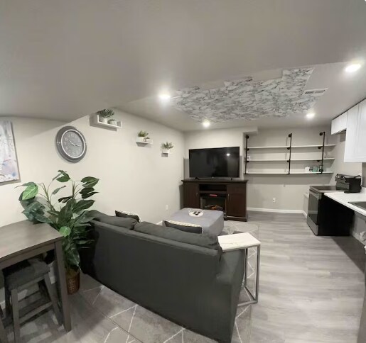 9342 Salida St, Unit Basement Apartment in Commerce City, CO - Building Photo