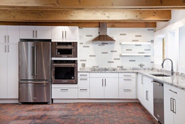 525 S Original St in Aspen, CO - Building Photo - Building Photo