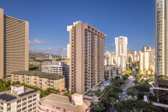 The Four Paddles in Honolulu, HI - Foto de edificio - Building Photo