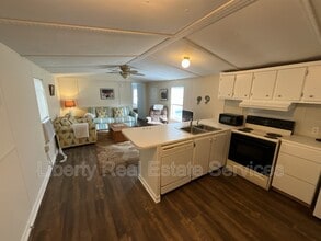 106 Faye Dr in Midway, GA - Building Photo - Building Photo