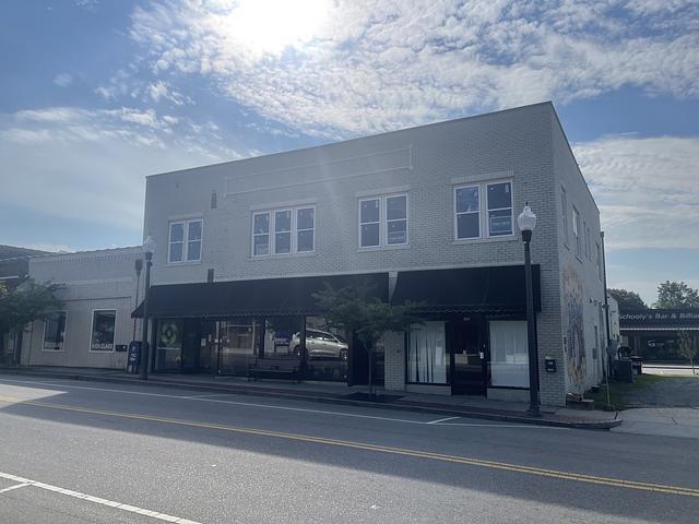 116 E Main St in Sanford, NC - Building Photo