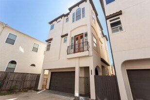 5743 Kiam St in Houston, TX - Building Photo