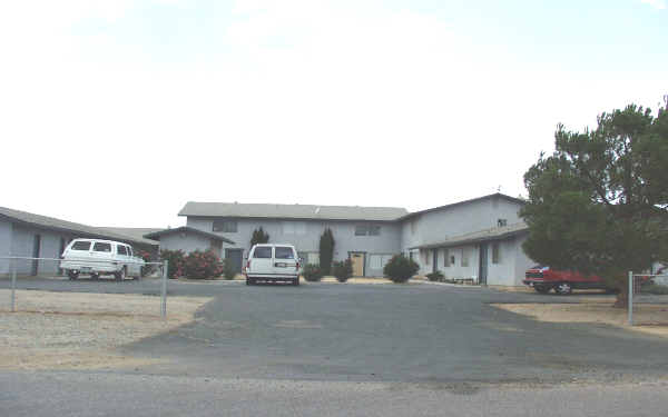 20450 Zuni Rd in Apple Valley, CA - Building Photo - Building Photo