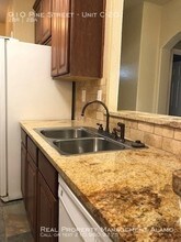 910 Pine St-Unit -Unit C-201 in Floresville, TX - Building Photo - Building Photo