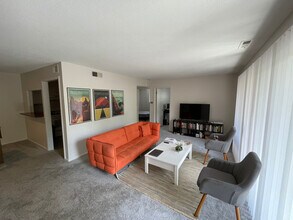 3521 Walnut St, Unit 10 in Kansas City, MO - Foto de edificio - Building Photo