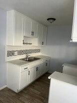 9318 Victoria Ave in South Gate, CA - Building Photo