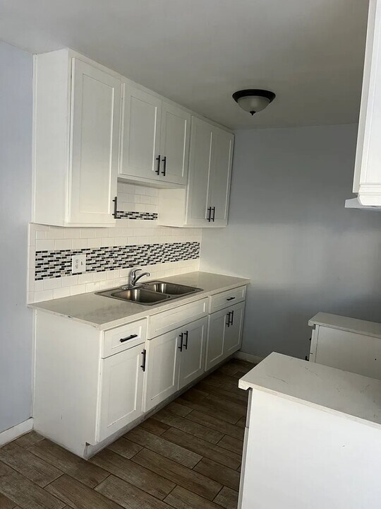 9318 Victoria Ave in South Gate, CA - Foto de edificio