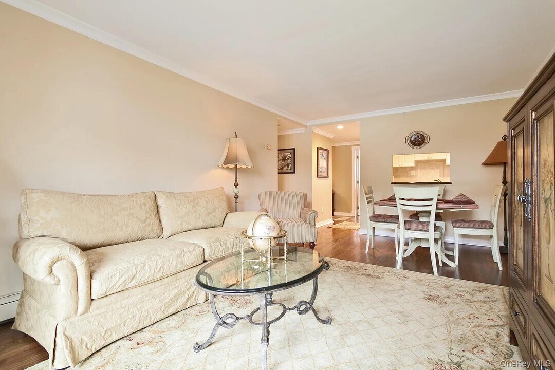 6902 Narrows Ave in Brooklyn, NY - Building Photo
