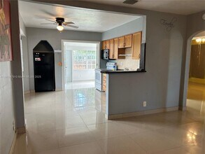 2551 Wiley St in Hollywood, FL - Building Photo - Building Photo