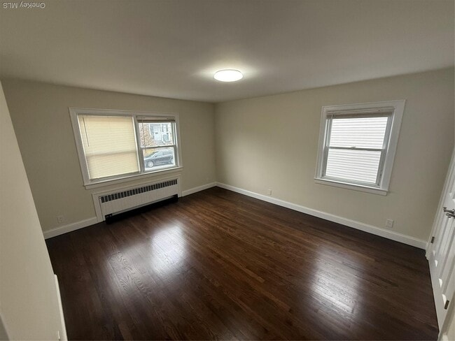 32 Dunwoodie St in Yonkers, NY - Building Photo - Building Photo