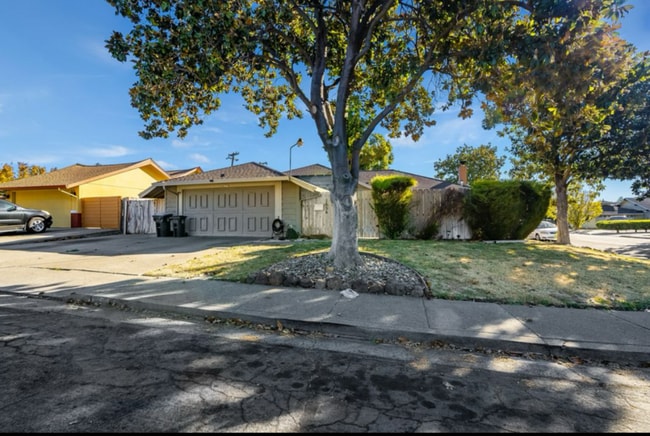 property at 1654 Hemlock St