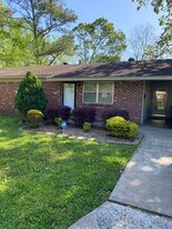 703 Wright St in Lonoke, AR - Building Photo