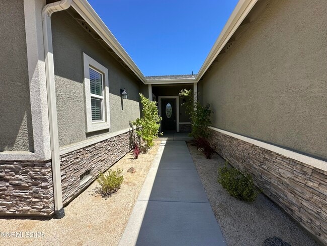18230 Polar Bear Ct in Reno, NV - Building Photo - Building Photo