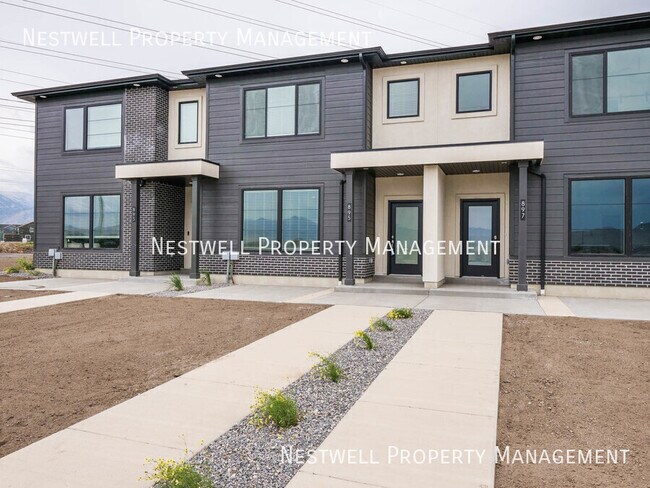 property at 895 S 900 W