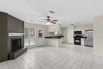 10126 Metronome Dr in Houston, TX - Building Photo - Building Photo