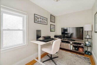 229 Hurley St, Unit 1 in Cambridge, MA - Building Photo - Building Photo