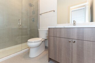 1320 W Diversey Pky, Unit 1C in Chicago, IL - Building Photo - Building Photo