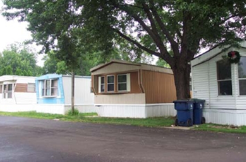 Sherwood Forest Mobile Home Park in Kalamazoo, MI - Foto de edificio