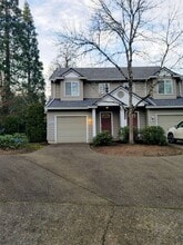 15023 SE East Ave in Oak Grove, OR - Building Photo - Building Photo