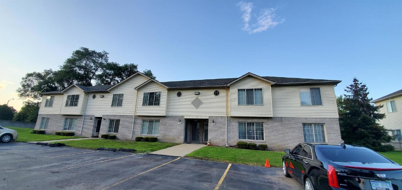 19516 Spagnuolo Ln in Roseville, MI - Foto de edificio