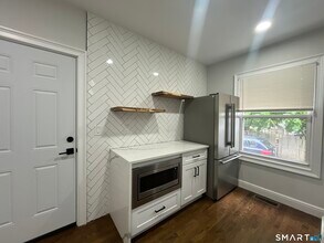 82 Howard Ave in New Haven, CT - Building Photo - Building Photo