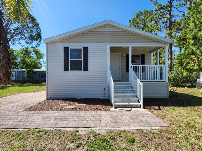 19237 Cedar Crest Ct in North Fort Myers, FL - Building Photo - Building Photo