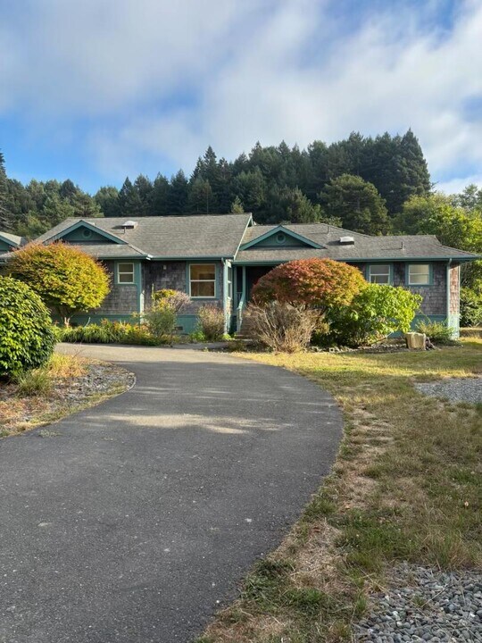 70 Rocky Creek Rd in Bayside, CA - Building Photo