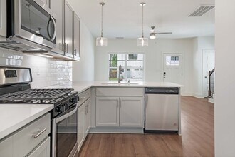125 Huntley Knl Dr in Pelham, AL - Building Photo - Building Photo