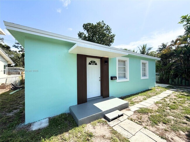 property at 809 SW 17th St