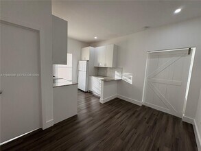 3237 SW 4th St in Miami, FL - Building Photo - Building Photo