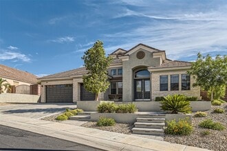 2213 Big Bar Dr in Henderson, NV - Foto de edificio - Building Photo