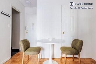 300 E 46th St in New York, NY - Building Photo - Building Photo