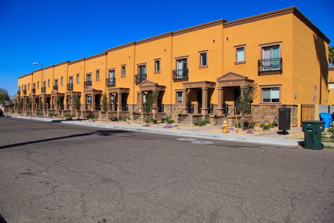 Brownstone at the Biltmore in Phoenix, AZ - Building Photo