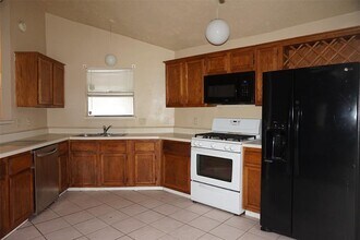 6023 Woodmancote Dr in Humble, TX - Building Photo - Building Photo