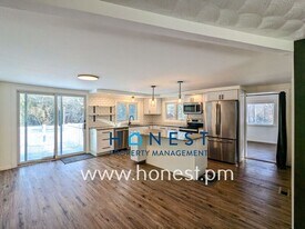 151 Chimney Rd in Readfield, ME - Building Photo