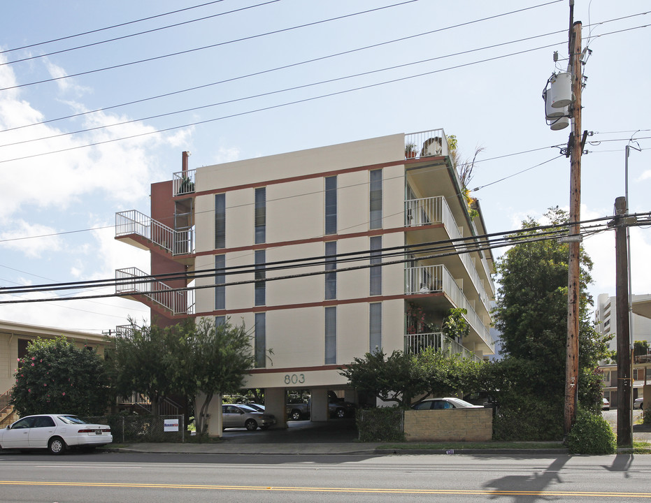 803 Isenberg St in Honolulu, HI - Building Photo