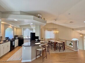 8436 Loxton Cellars St in Las Vegas, NV - Building Photo - Building Photo