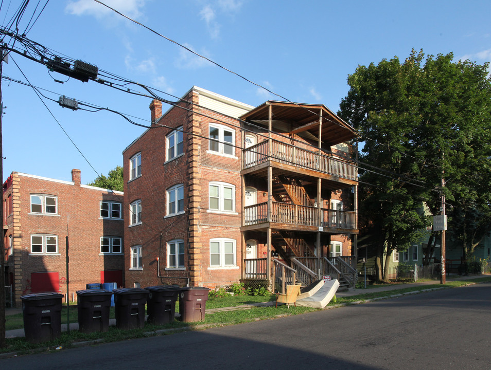 103 Tremont St in New Britain, CT - Foto de edificio