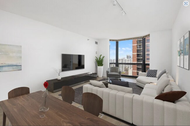 property at 1021 N Dearborn St