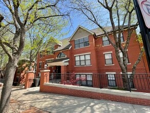 935 Washington St, Unit 301 in Kansas City, MO - Foto de edificio - Building Photo