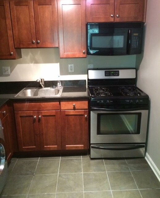 3105 Naylor Rd SE, Unit Apt 301 in Washington, DC - Foto de edificio - Building Photo