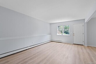 49 Georgia St in East Northport, NY - Building Photo - Building Photo